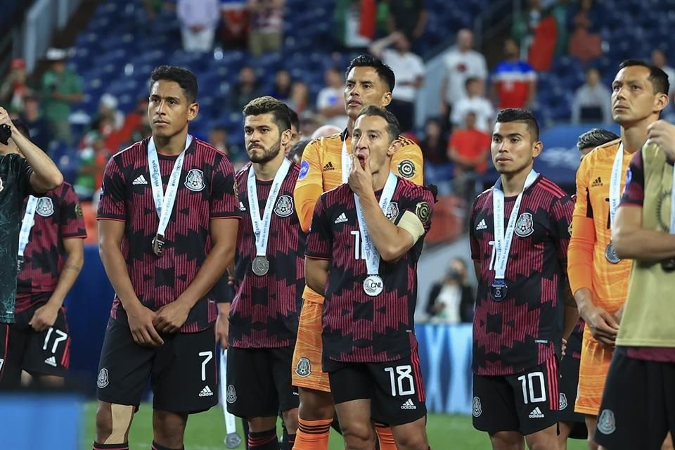 Caras de frustración en la Selección Mexicana.