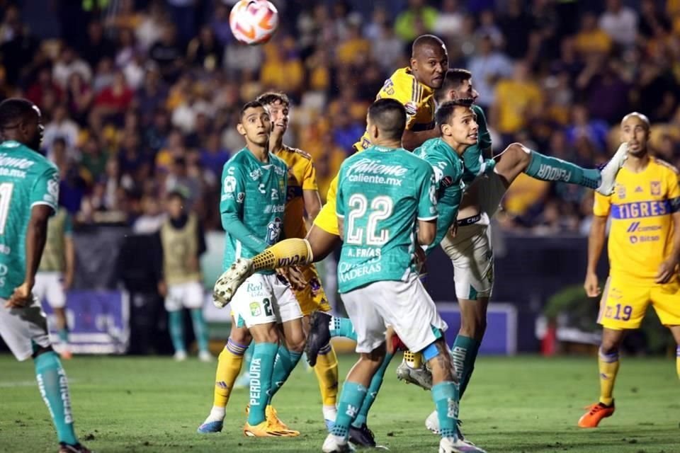 El segundo tiempo ya se mantuvo con el mismo marcador, pero con unos Tigres mejores en la cancha.