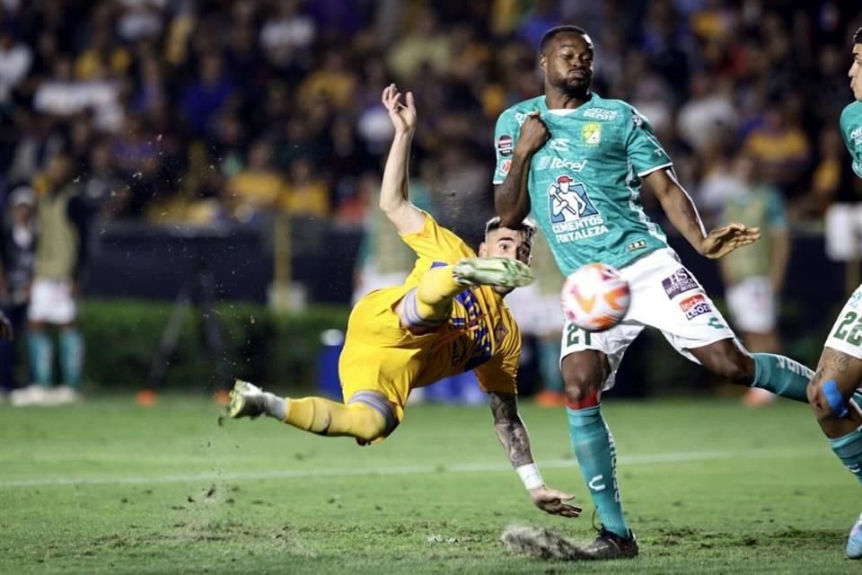 El segundo tiempo ya se mantuvo con el mismo marcador, pero con unos Tigres mejores en la cancha.