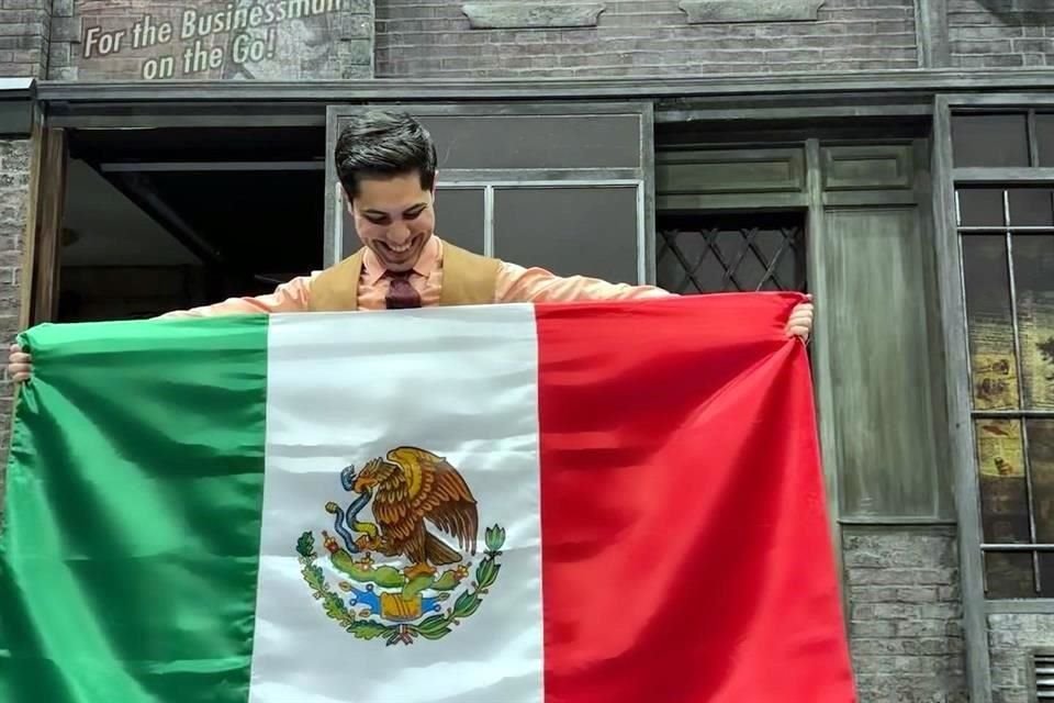 Gerardo Esparza representa a México en el proyecto teatral West Side Story International Tour.