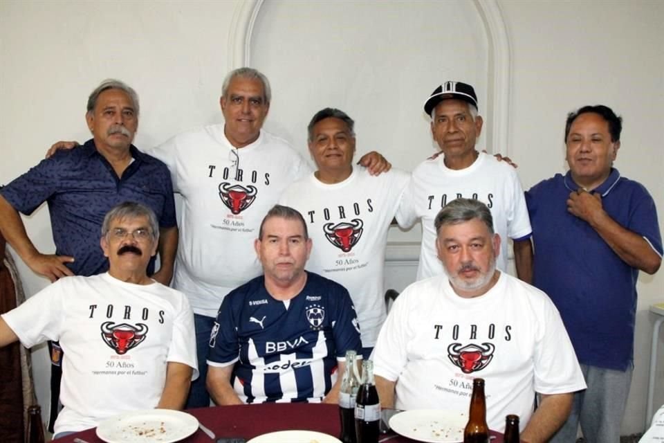 Gerardo Flores, Héctor Cantú, Juan Castillo, Mario Pecina, Arturo García, Encarnación Villarreal, José Villarreal y Carlos Garza