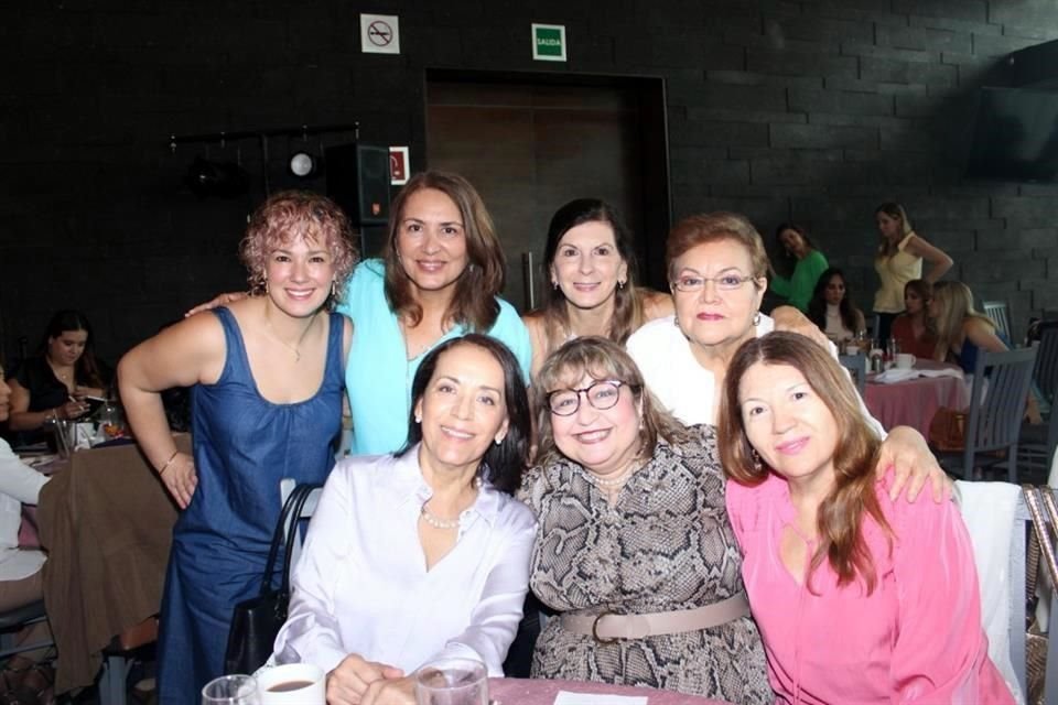 Paty Ruata, Lupita Matías, Cristina Arrasco, Maricarmen Gopar, Norma Pérez, Adriana Santoyo y Blanca Nelly Serrano