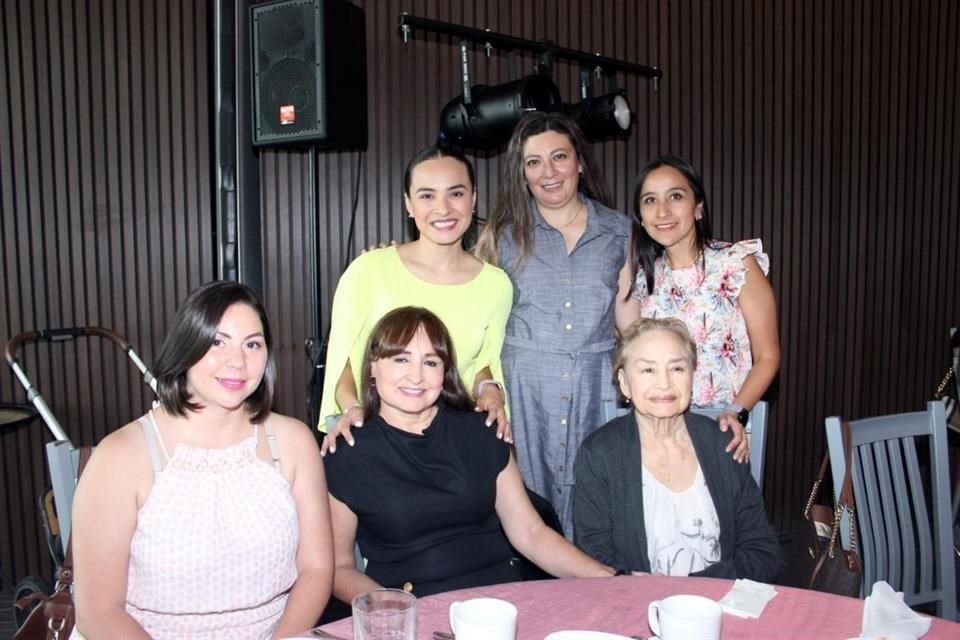 Paulina Tracy, Idalia Pérez, Idalia Luna, Vanessa Yáñez, Lily Cruz y Lorena Cadena
