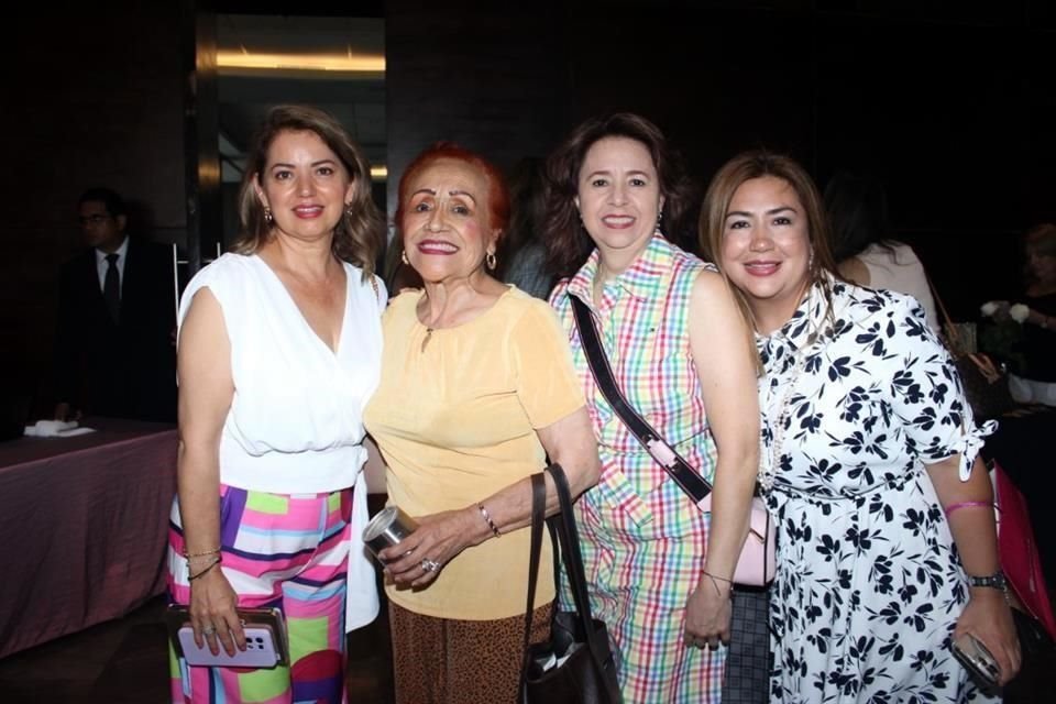 Elena de Treviño, Nena Delgado, Claudia de Gómez y Karla de Cerecer