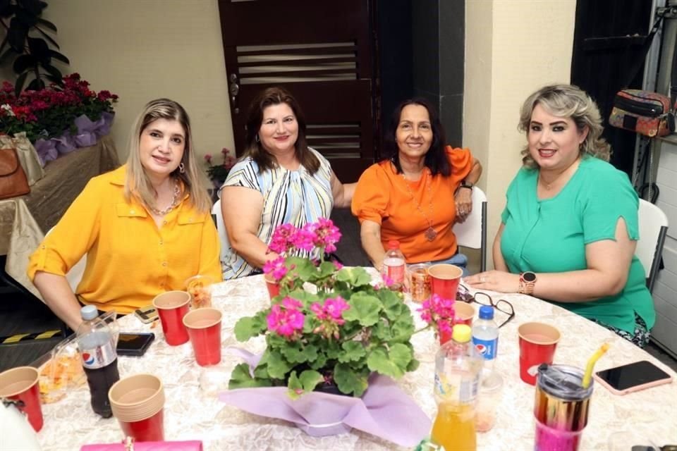 Doris Ruiz, Adriana Carrillo, Rosy Inurrigarro e Irma González