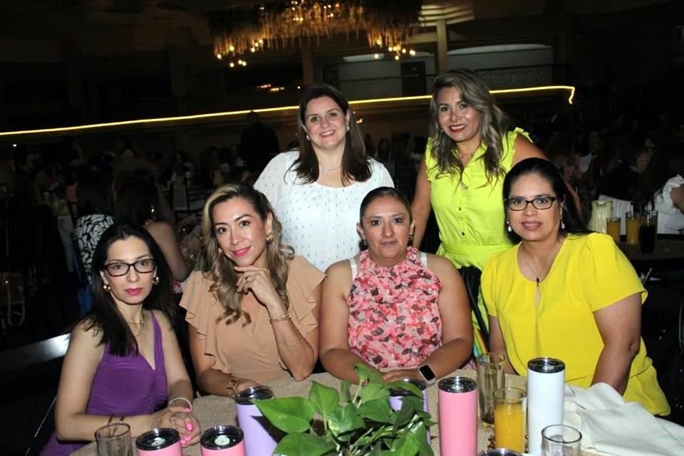 Malena Santos, Graciela Guajardo Torres, Sugei Vargas, Adriana Gómez, Beatriz Dornelas y Blanca Míreles