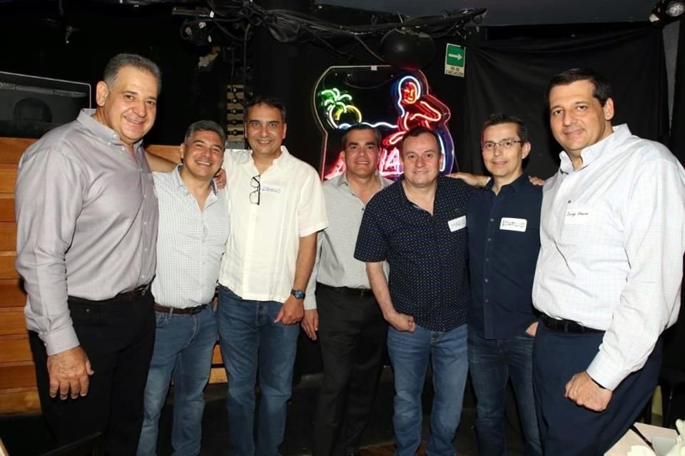 Gerardo Hanun, Héctor del Ángel, Rogelio Sánchez, Federico Dávila, Mario González, Rogelio de los Santos y Jorge Hanun