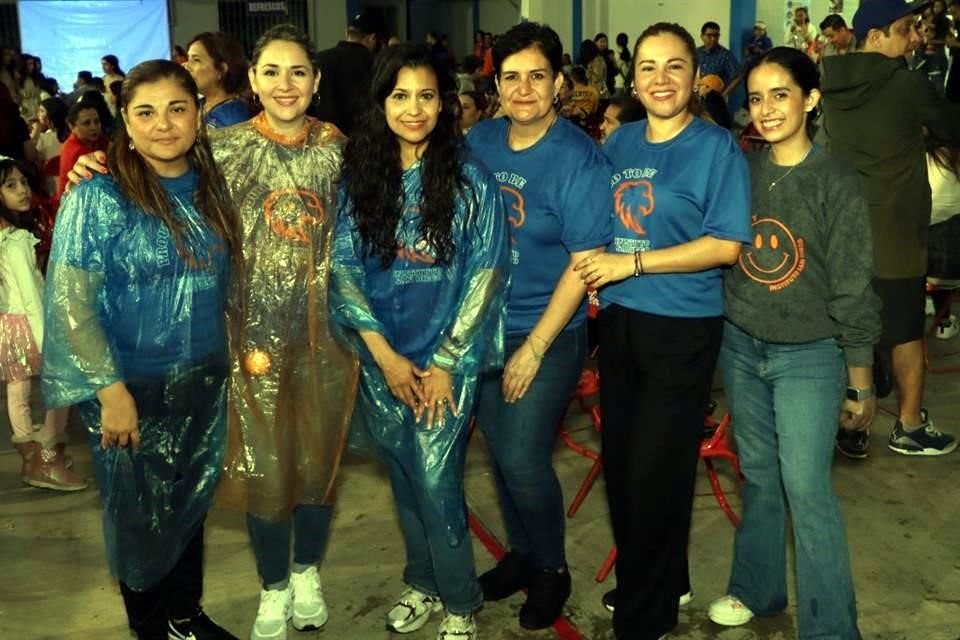 Alma Elizondo, Nora Chapa, Mónica Pérez, Clauida Fernández, Lilián Elizalde y Fernanda López