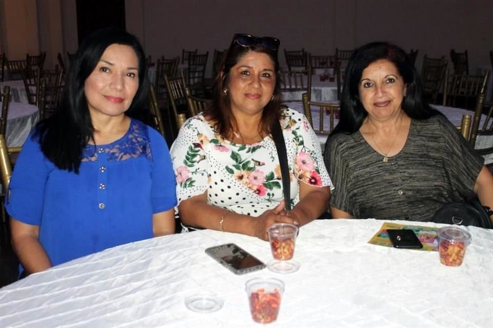 María Teresa García, Gladys Elvira y Martha González