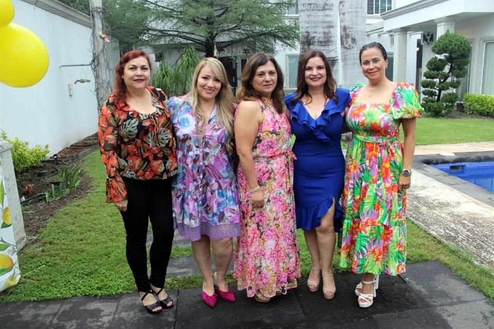 Sandra de León, Laura Rocha, Tere Pérez, Valeria Leal y Marcela Rendón