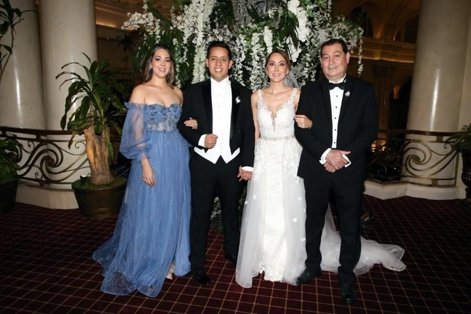 Andrea García Cantú, Axel Méndez Rebollo, Sofía García Cantú y Luis Mario García Martínez