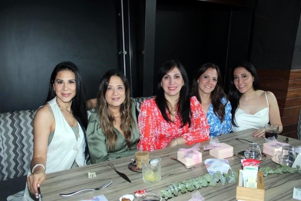 Eva Saldaña, Ángeles Capetillo, Adriana Vázquez, Berenice Garza y Vanessa Rodríguez