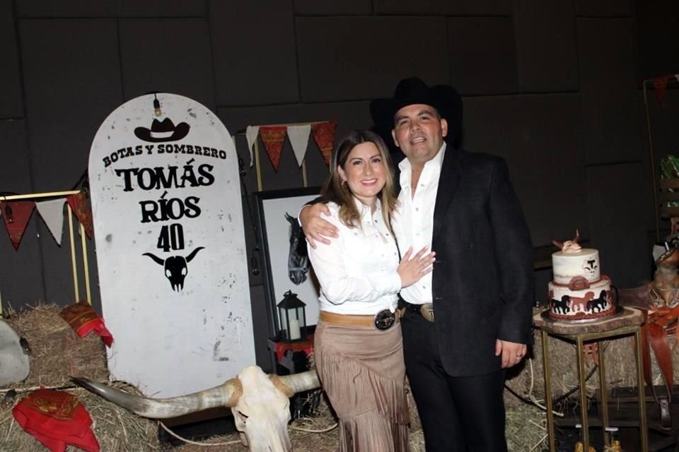 Lizzy Cortés y Tomás Ríos
