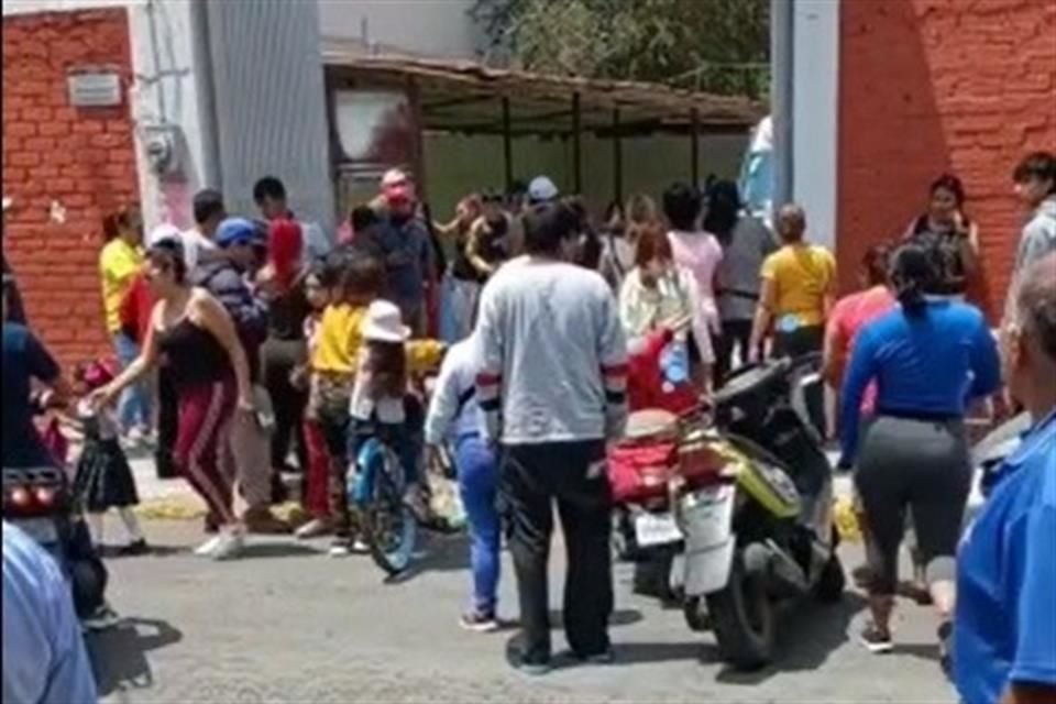 Un alumno de la Escuela Secundaria 80, en el Municipio de La Paz, fue detenido tras realizar disparos dentro del plantel; hay un lesionado.