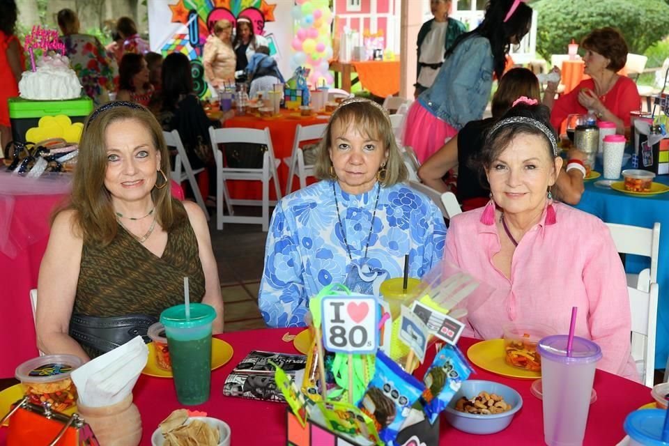 Graciela González, Esperanza Tijerina y Linda Deandar