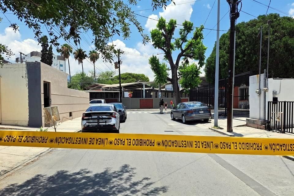 Agentes ministeriales y peritos de la Fiscalía General de Justicia llevaron a cabo el operativo cerca del mediodía, en las calles Nochistlán, entre Fresnillo y Jerez.