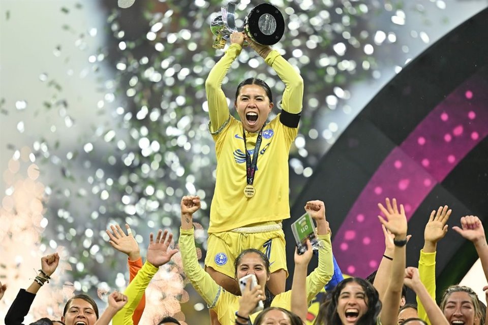 América alzó su segundo título de Liga MX Femenil tras vencer 4-2 global a Pachuca en la Final de Vuelta, que rompió récord de asistencia.