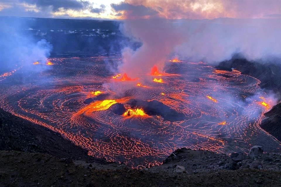 Uno de los volcanes más activos del mundo ha entrado en erupción después de 3 meses de pausa.