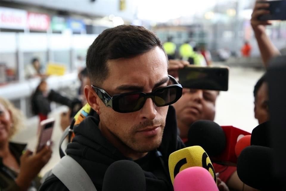 El delantero Rogelio Funes Mori regresó a la Ciudad tras las vacaciones y dijo que desea permanecer en Rayados.