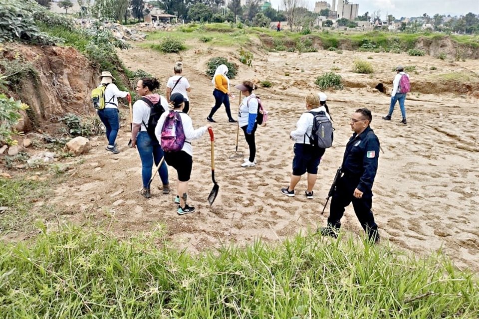 Los colectivos aseguran que la Fiscalía les pide datos de las fosas, pues sus investigaciones son deficientes.