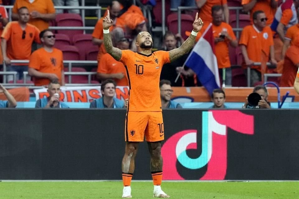 En estos momentos el holandés está disputando la Eurocopa con la Selección de Holanda.