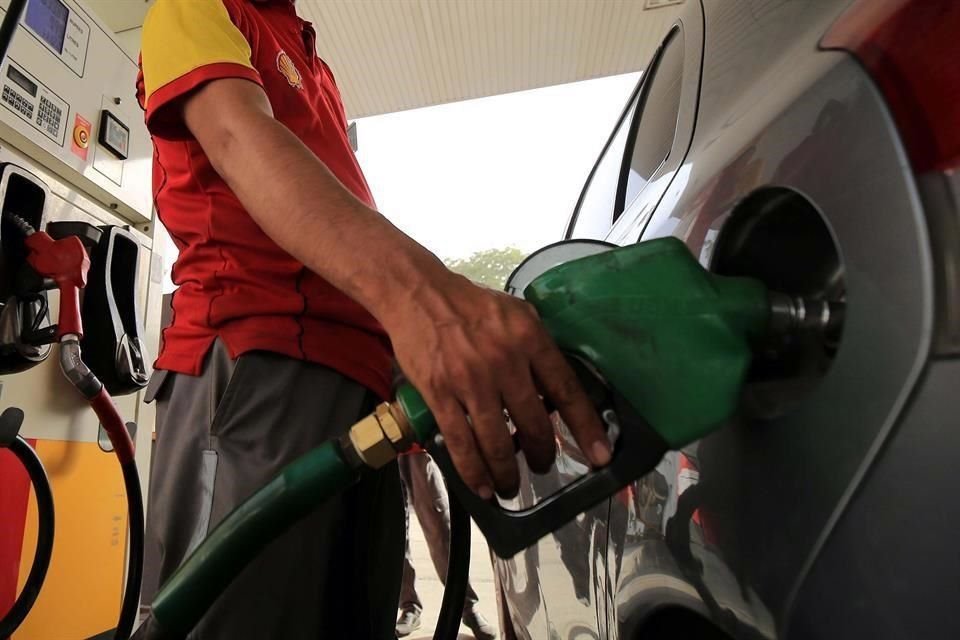 El estímulo para la gasolina regular creció de 43.1 a 53.2 por ciento.