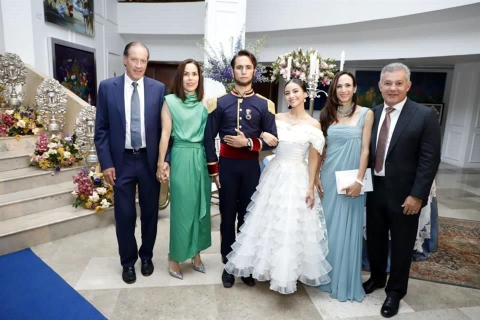 Osvaldo Ponce, Verónica Treviño, Nicolás Horneffer, Margarita Calderón, Yolanda Garza de González y Armando González