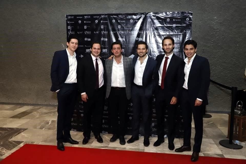 Eugenio Jaime, Santiago Canales, Salvador González, Alejandro Villarreal, Juan Pablo Farías y Hernán Martínez