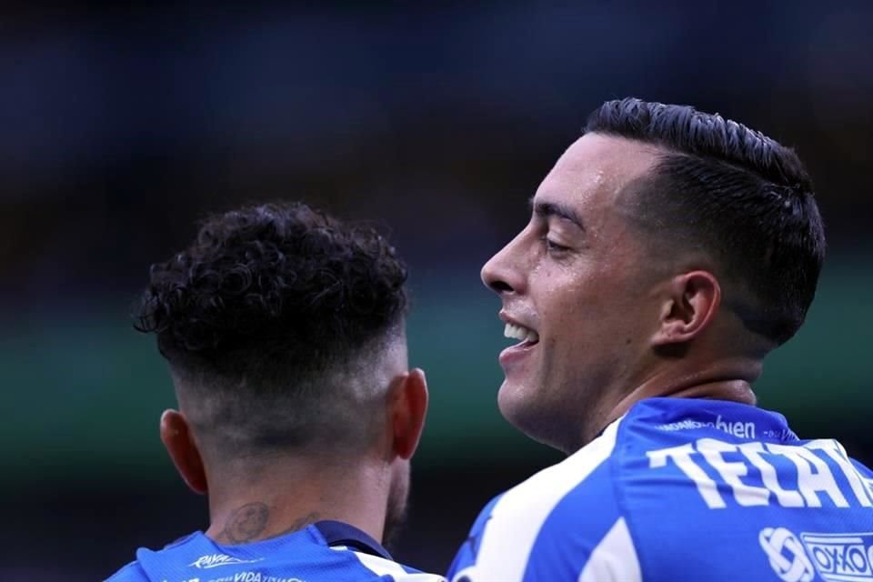 Más de las acciones del primer tiempo en el Rayados-FC Juárez.