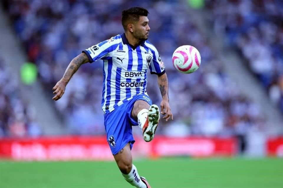 Más de las acciones del primer tiempo en el Rayados-FC Juárez.