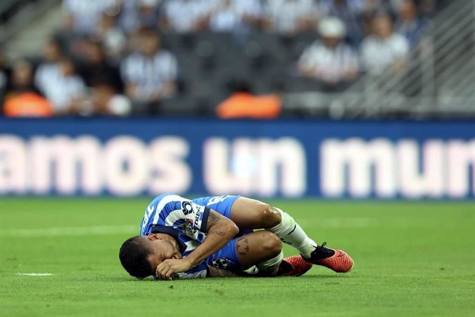 Más de las acciones del primer tiempo en el Rayados-FC Juárez.