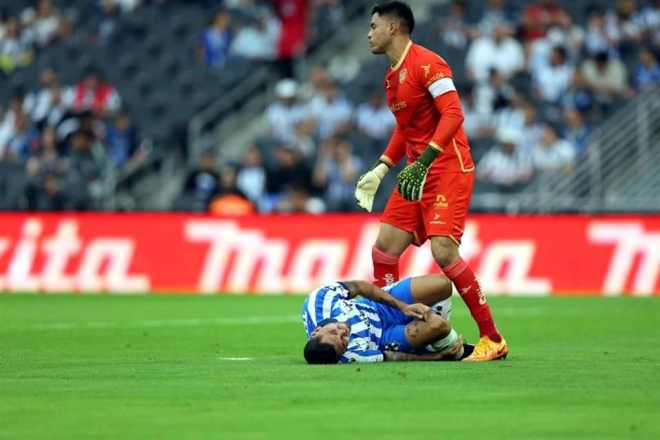 Más de las acciones del primer tiempo en el Rayados-FC Juárez.