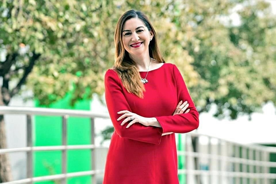 Rosalinda Ballesteros.