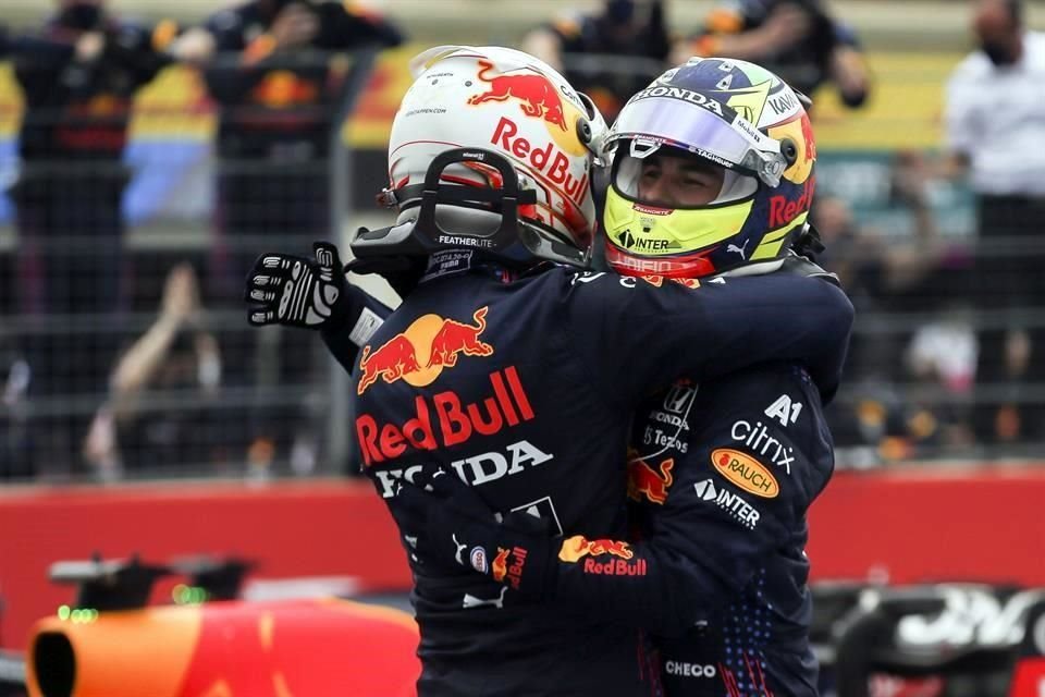 Las grandes actuaciones de Sergio Pérez y Max Verstappen tienen a Red Bull en el liderato de la tabla de Constructores.