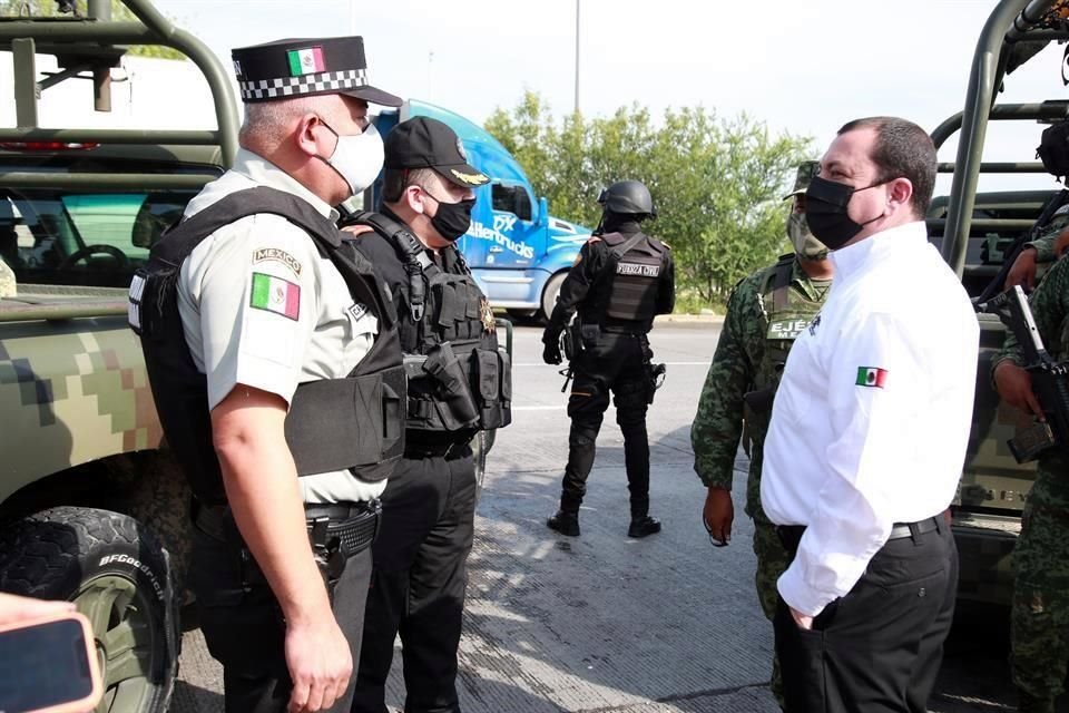 El Comisario general de Fuerza Civil, Jorge Garza, recomendó a la población tomar precauciones como traer 'bien cargado el celular'.