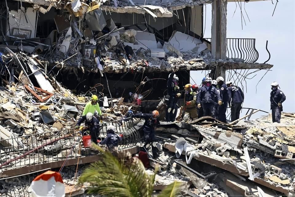 A cinco días del derrumbe de un edificio en Miami, rescatistas ven menos posibilidades de hallar con vida a 150 personas desaparecidas.