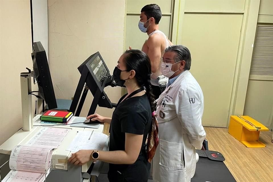 Juan Pablo Vigón hizo exámenes físicos y médicos este viernes; fue el último refuerzo de Tigres.