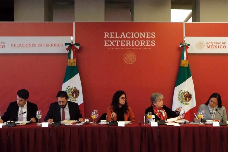 Integrantes del Grupo de Trabajo sobre Bienestar y Movilidad Laboral de la Comisión Intersecretarial de Atención Integral en Materia Migratoria.