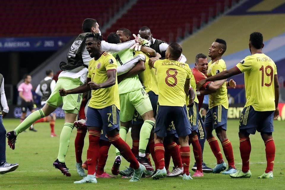 Colombia se metió se metió a Semifinales tras ser efectivo en los penalties.