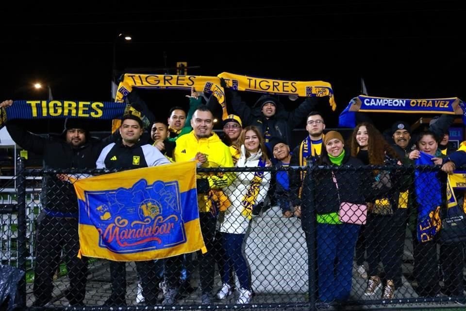 La afición felina se hizo presente en Vancouver.