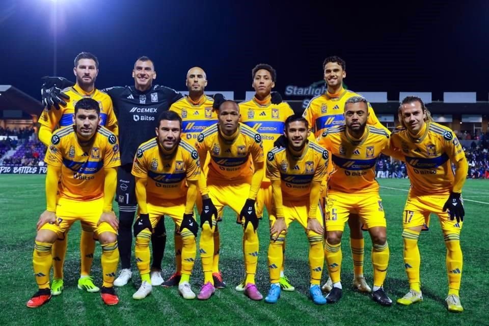 Así saltaron los Tigres al partido.