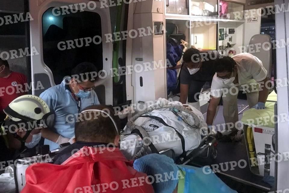 Al menos 17 pacientes del Hospital General de Atizapán de Zaragoza, Dr. Salvador González Herrejón, fueron llevados a otros nosocomios.