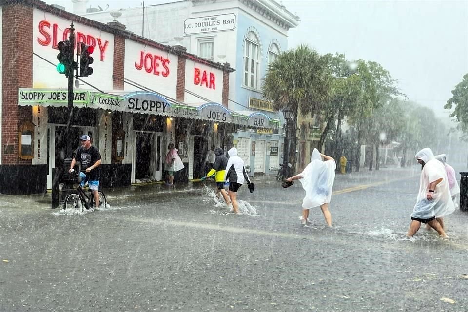Los efectos de 'Elsa' empezaron a sentirse en Key West Florida.