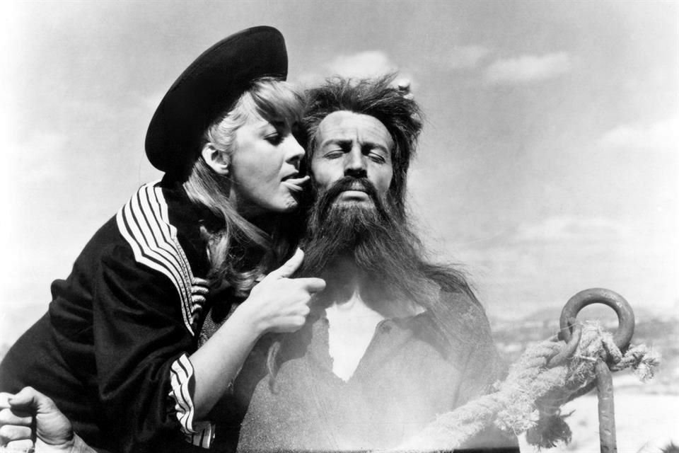 'Simón del desierto (1965)', filme que contó con las actuaciones de Silvia Pinal y Claudio Brook.