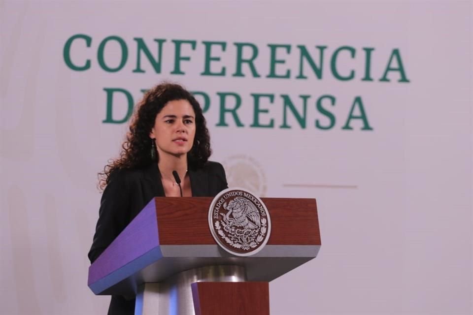 Luisa María Alcalde, Secretaria del Trabajo y Previsión Social.