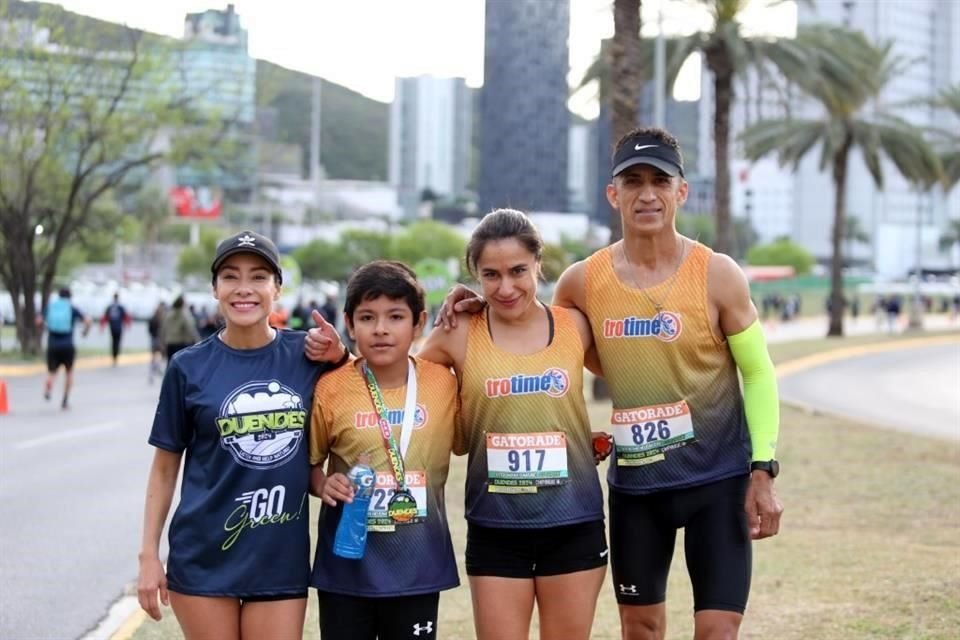 Elia Reyna, Angel Torres, Mayra Garza y Roberto Rodríguez