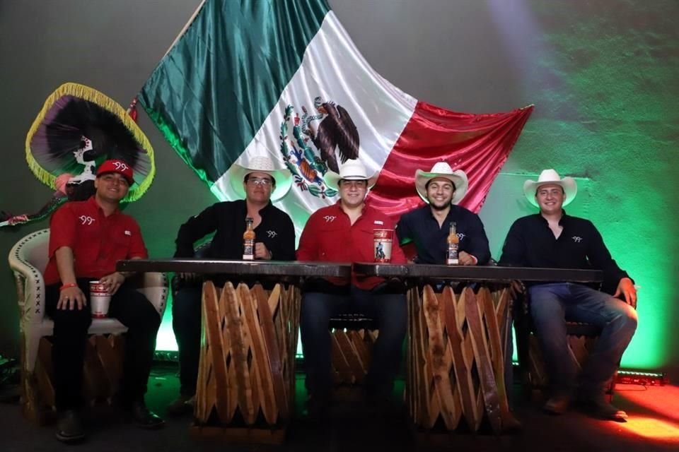 Antonio Salazar, Ricardo Siller, Patricio Martínez, Gamaliel Meza y Horacio Bernal