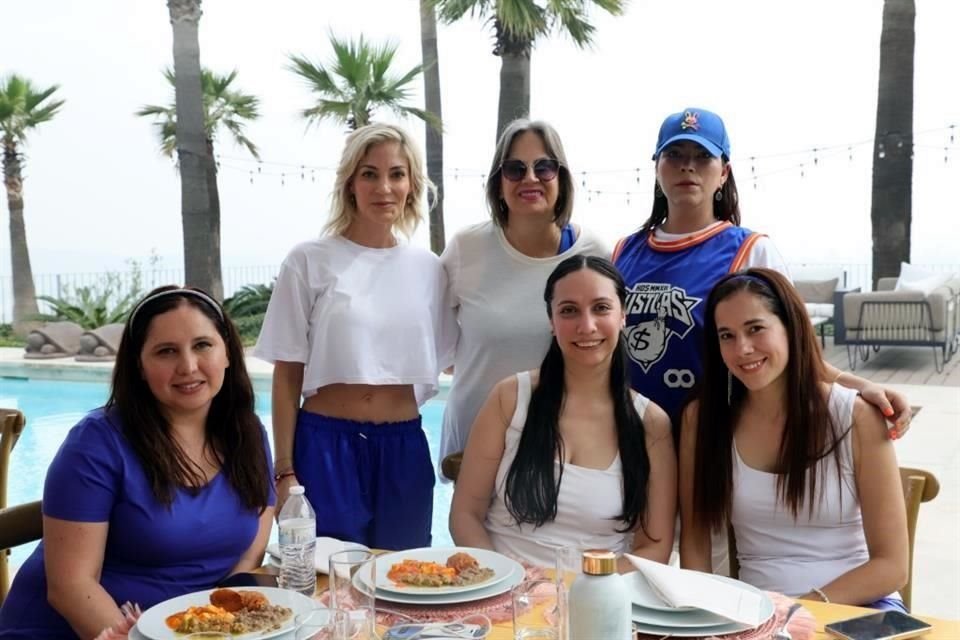 Paula López, Carmen Lamas, Luisa Beltrán, Karina Montelongo, Rocío Ponce y Luisa Bracho