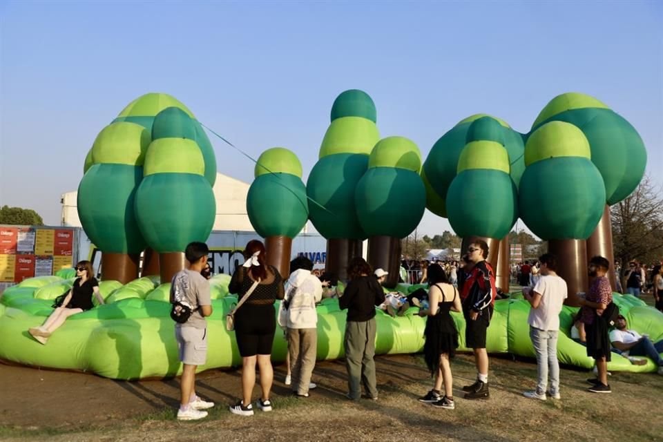 Dentro de las instalaciones del Parque Bicentenario se encuentra un inflable donde los fans pueden descansar.