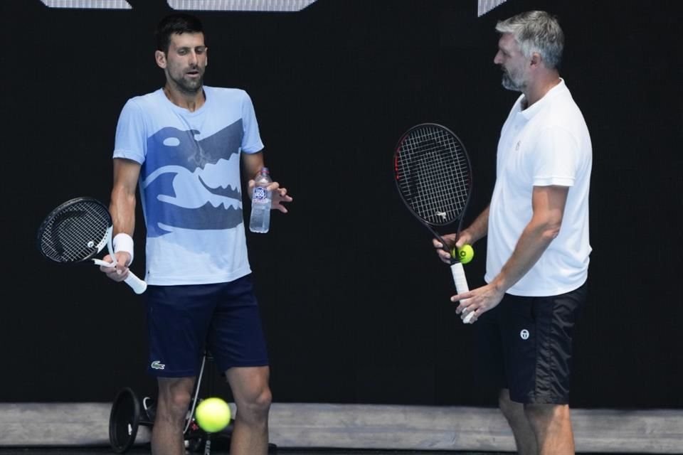 Novak Djokovic anunció el final de su relación laboral con el ex tenista croata Goran Ivanisevic.